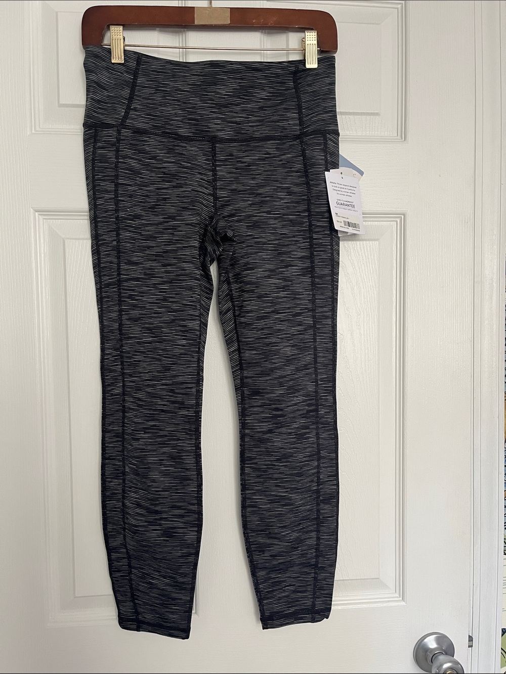 Athleta M Energy Power up 7/8 Leggings